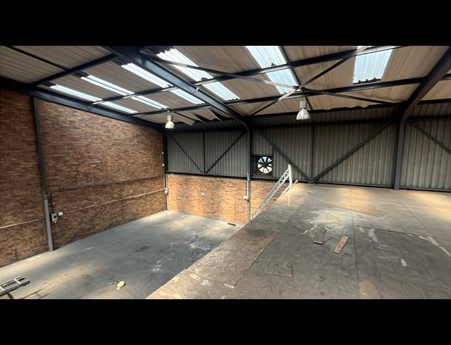 500M² WAREHOUSE TO LET IN SPARTAN